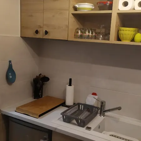 Appartement Location T1 Hyper Centre 350 M Des Thermes 200 M Des Telecabines Deuxieme Etage Avec Ascenseur