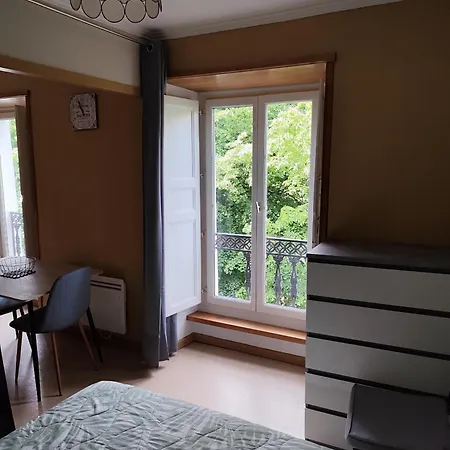 T1 Hyper Centre 350 M Des Thermes 200 M Des Telecabines Deuxieme Etage Avec Ascenseur Bagnères-de-Luchon