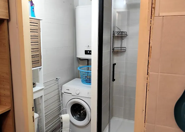 Appartement T1 Hyper Centre 350 M Des Thermes 200 M Des Télécabines Deuxième étage Avec Ascenseur