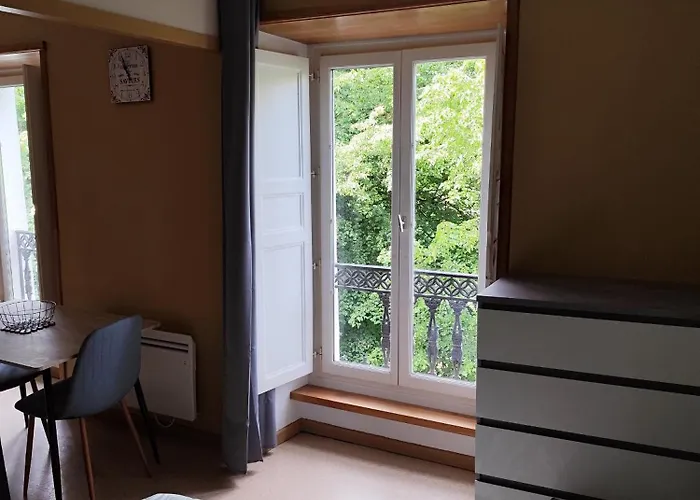 T1 Hyper Centre 350 M Des Thermes 200 M Des Télécabines Deuxième étage Avec Ascenseur Bagnères-de-Luchon